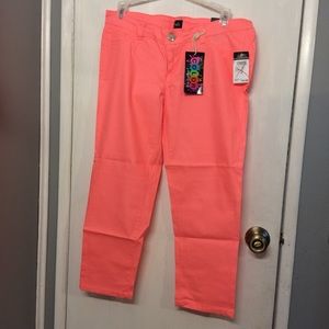 ✨Pink Jegging Crop Pant